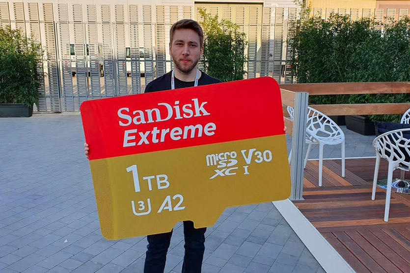 Новая карта памяти microSD от SanDisk на 1 ТБ стоит $500. Начинаем копить