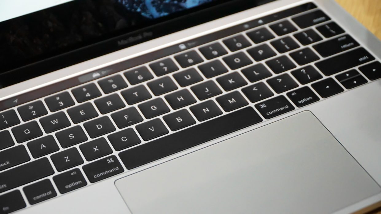Apple бесплатно заменит клавиатуру MacBook Air и MacBook Pro 2018