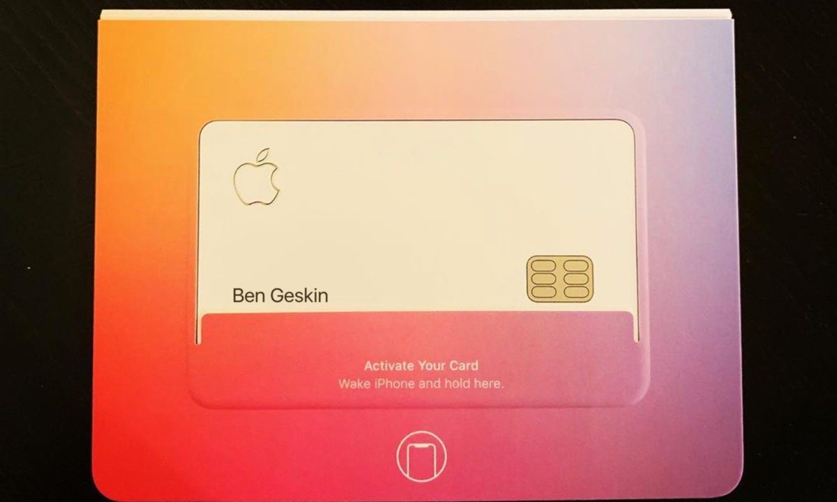 Первые реальные фотографии Apple Card