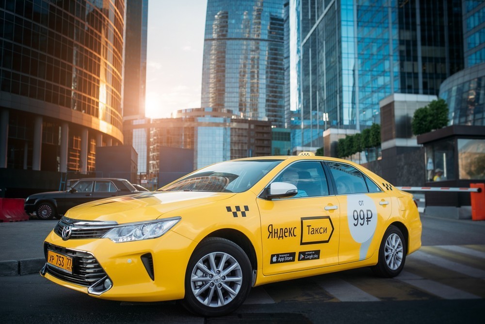 Яндекс разрешит ставить в Такси свою музыку прямо с айфона