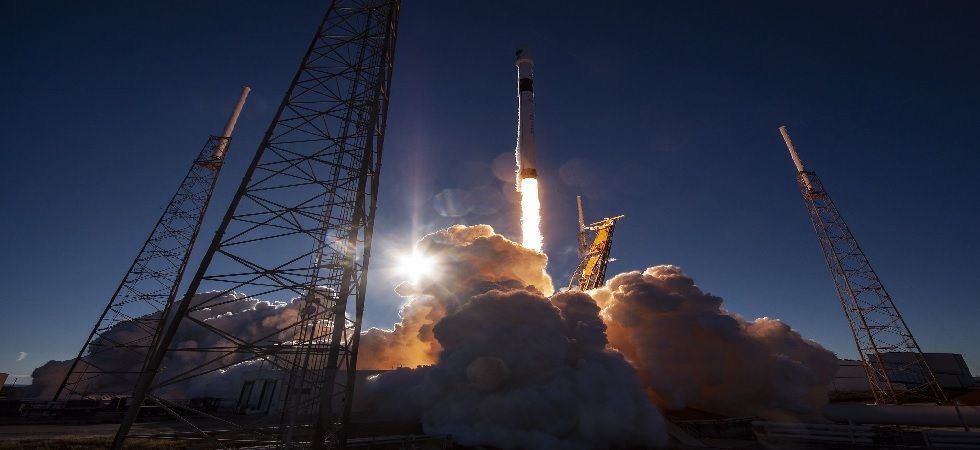 Прямая трансляция запуска SpaceX в космос с самым дорогим грузом в истории