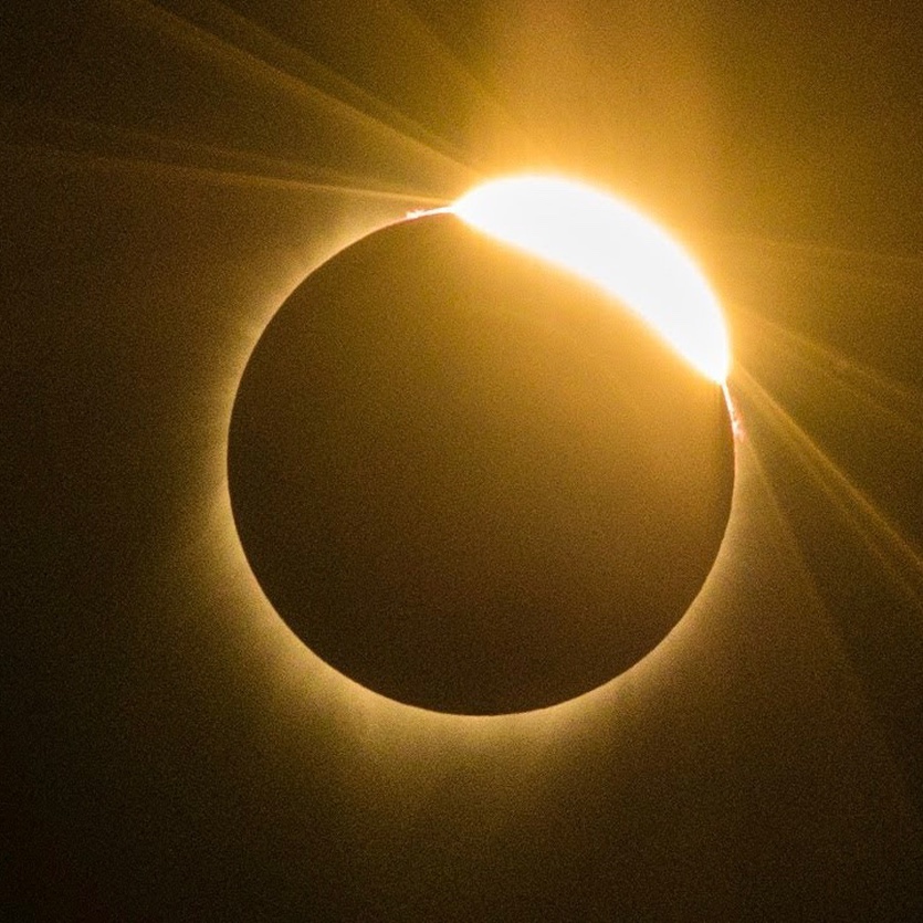 Фото и видео полного солнечного затмения 2 июля
