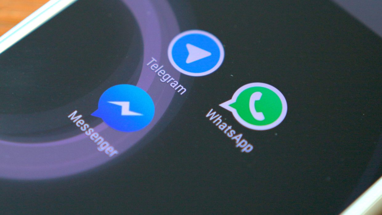 The Verge: WhatsApp и Telegram оказались далеко не безопасными