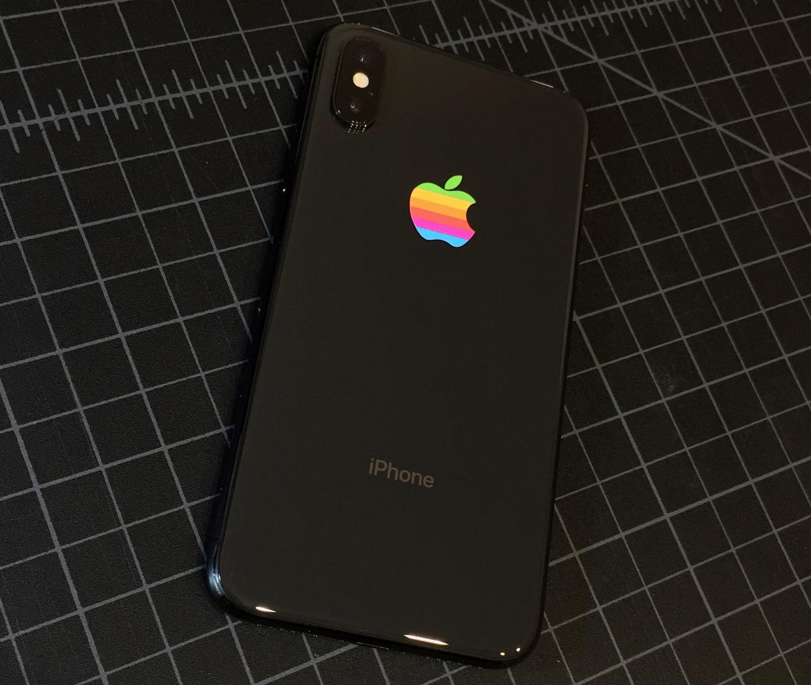 На новых iPhone впервые в истории сменится логотип Apple