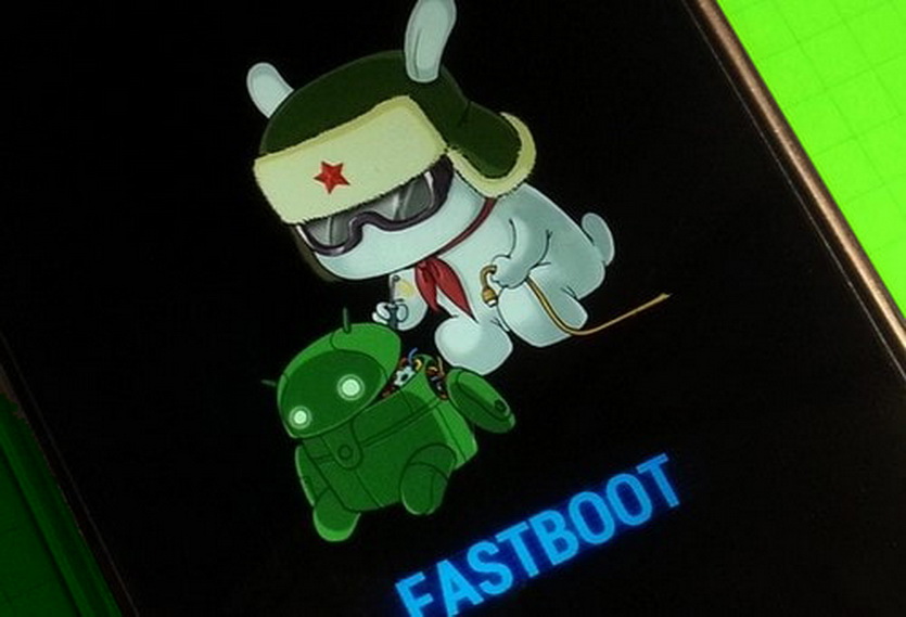 Режим fastboot redmi. Кролик Xiaomi Fastboot. Заяц чинит андроид Xiaomi. Fastboot кролик чинит андроид. Андроид в ушанке ремонтирует заяц.