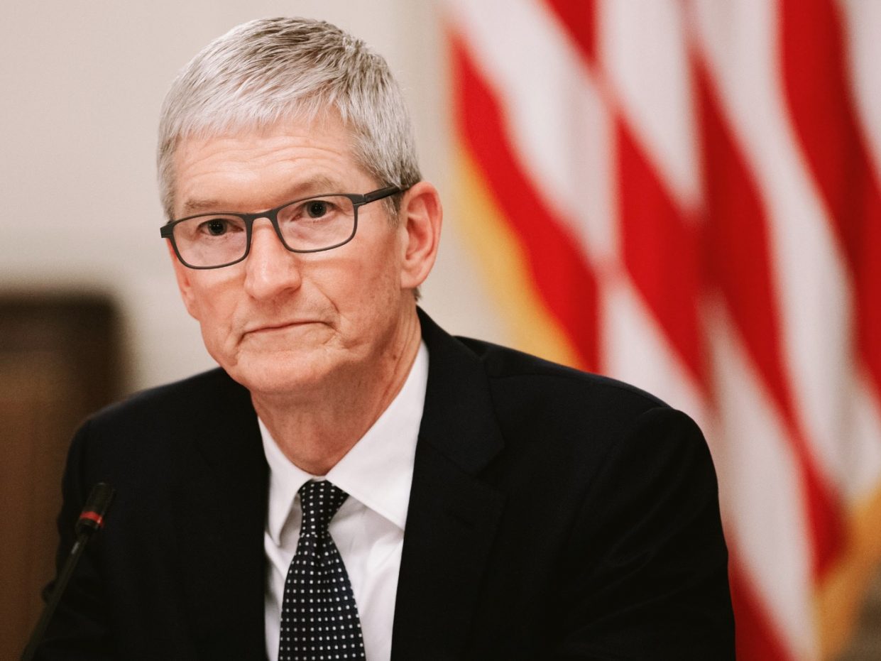 Тим Кук призвал запретить свободное ношение оружия после массовых убийств в США