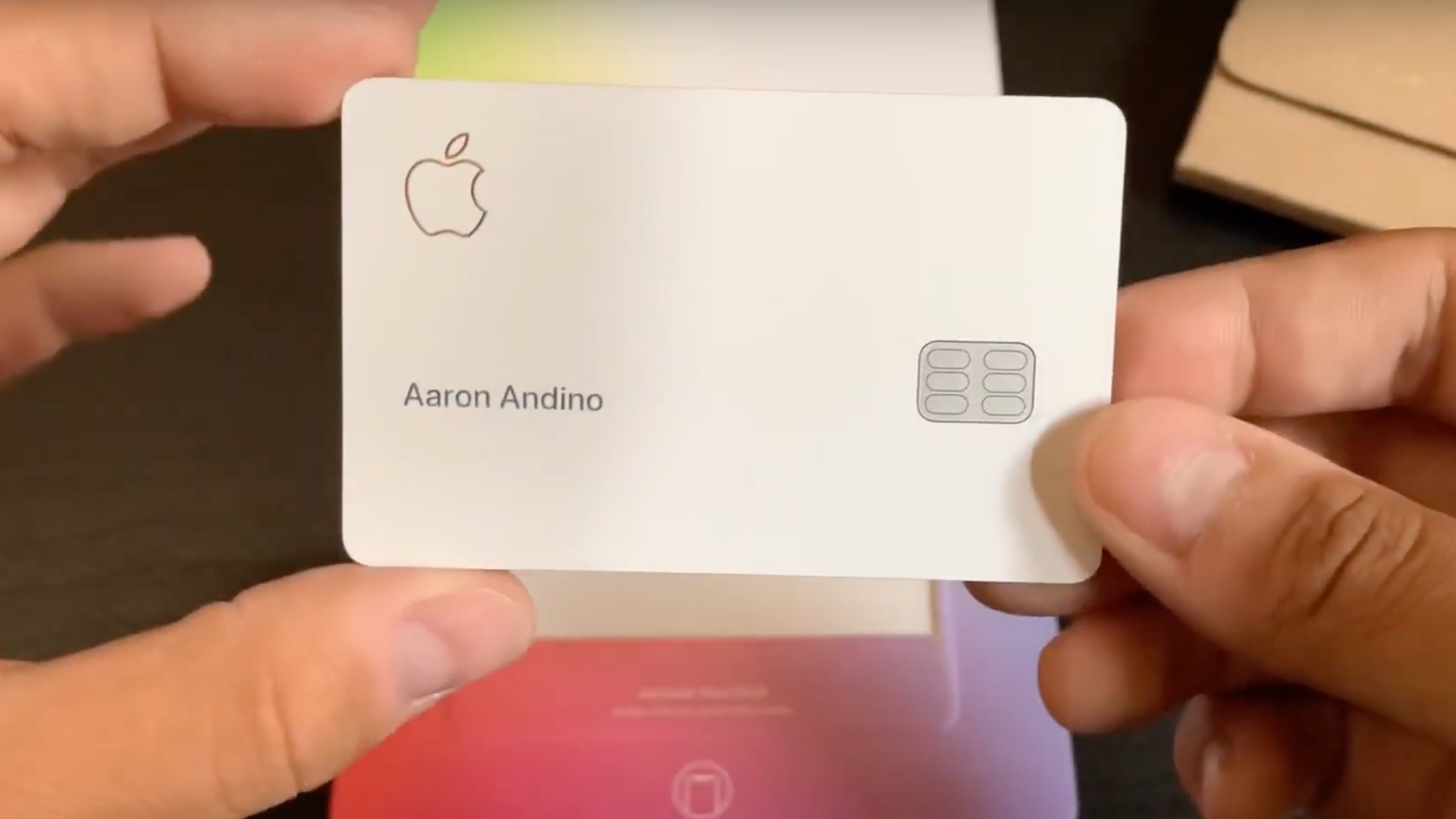 Распаковка Apple Card