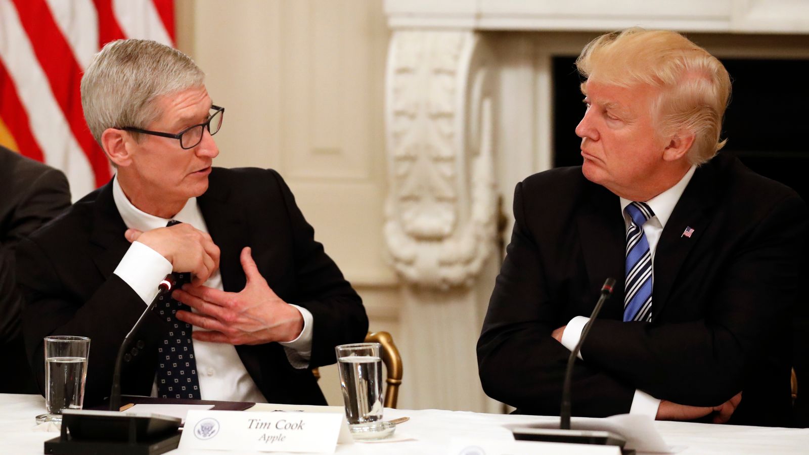 Трамп повысил тарифы на импорт iPhone и Mac из Китая