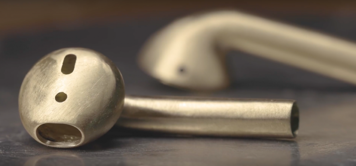 Залипаем 10 минут: как создаются AirPods из чистого золота