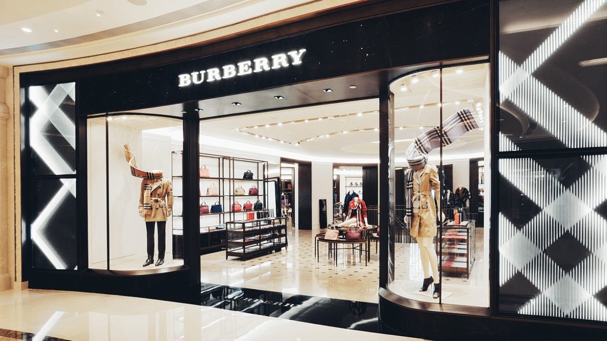 Apple и Burberry разрабатывают мессенджер для шопоголиков