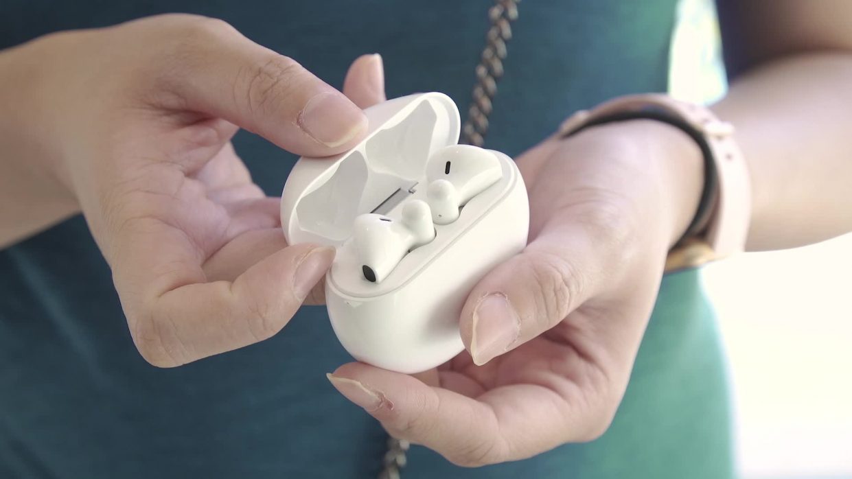 Huawei представила копию AirPods с активным шумоподавлением