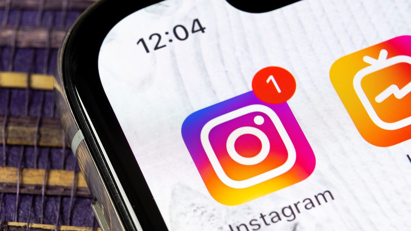Instagram удалил возможность следить за лайками и комментариями друзей
