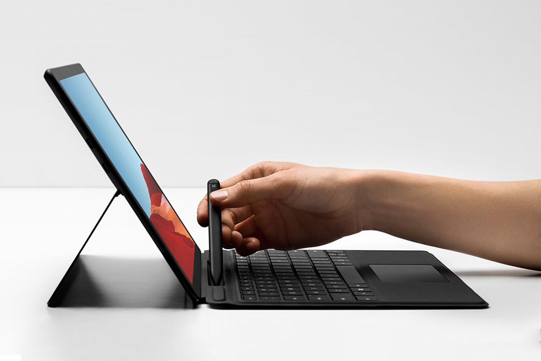 Microsoft выпустила ноутбук Surface Pro X на уникальном процессоре