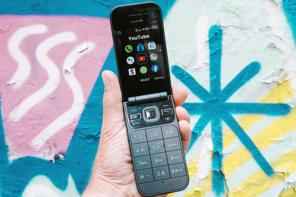 Первые впечатления от раскладушки Nokia 2720 Flip. Ностальгия есть?