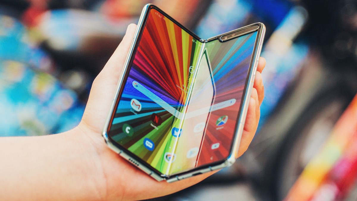 В России закончились Galaxy Fold, Samsung всё продала