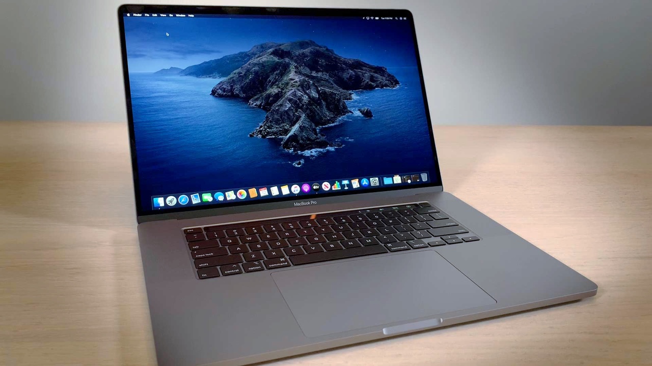 К 16-дюймовому MacBook Pro можно подключить сразу два 6K-монитора