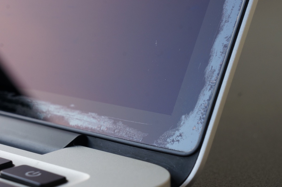 Владельцы MacBook Pro 2013 и 2014 года больше не могут бесплатно заменить антибликовое покрытие