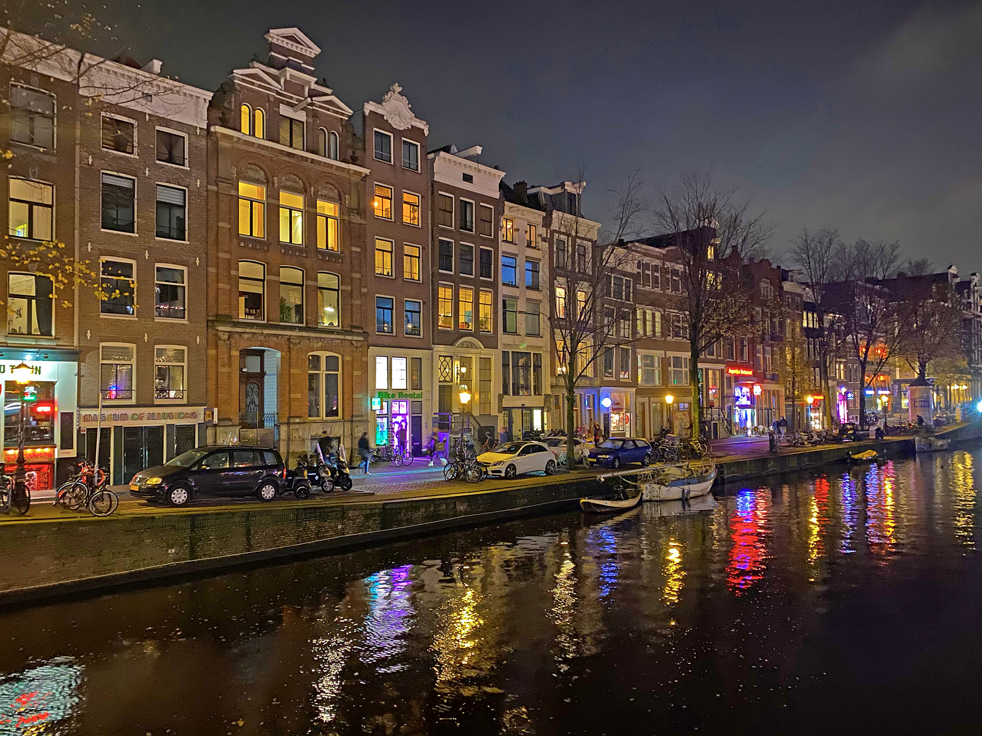 https://www.iphones.ru/wp-content/uploads/2019/12/amsterdam-review-17.jpg