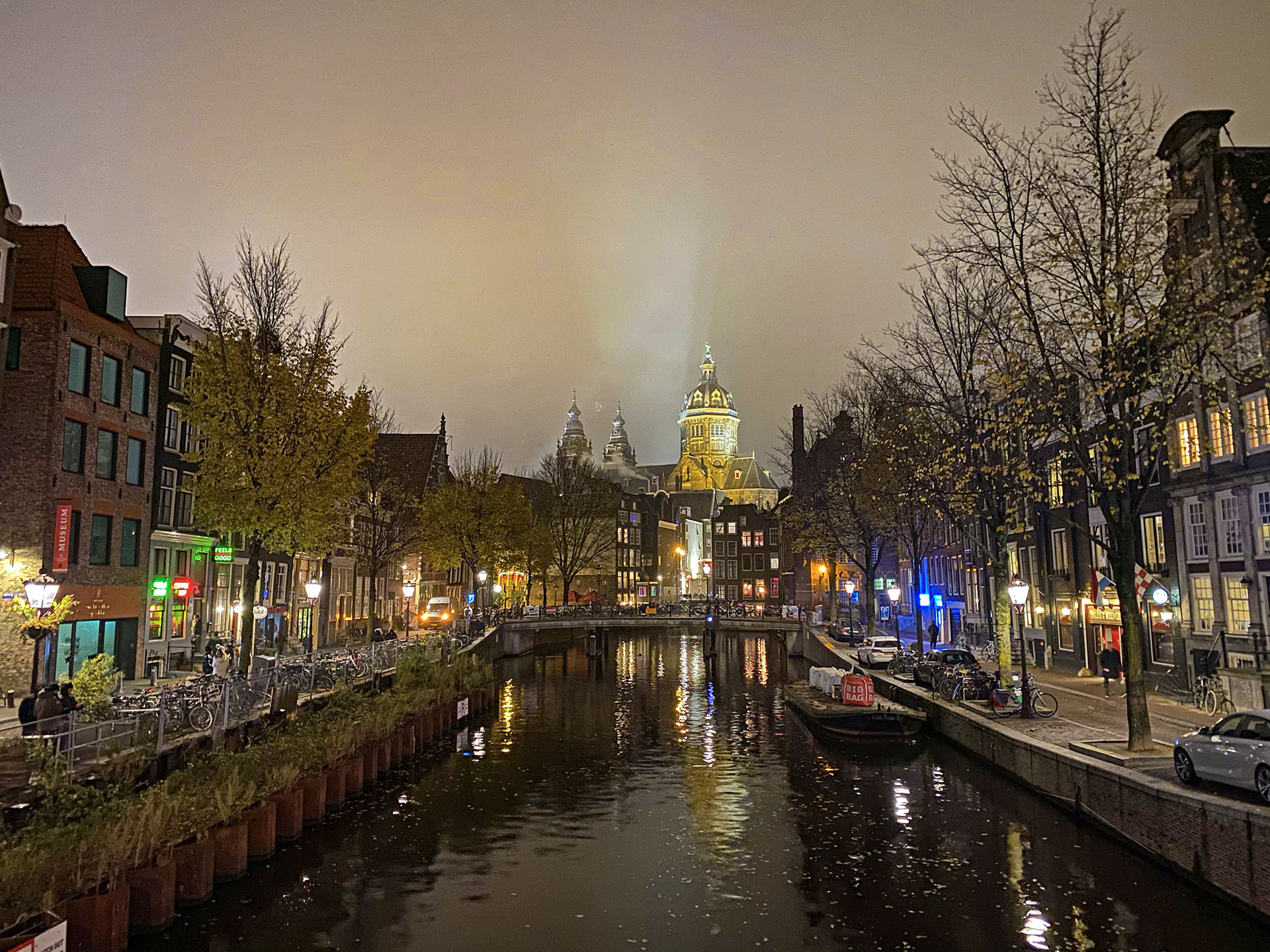 https://www.iphones.ru/wp-content/uploads/2019/12/amsterdam-review-20.jpg