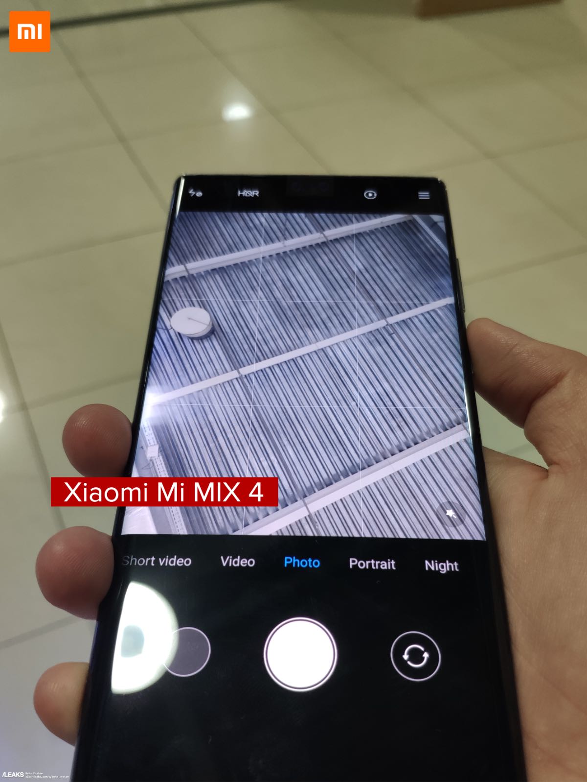 Новые фотографии Xiaomi Mi Mix 4 с экраном-водопадом и камерой внутри