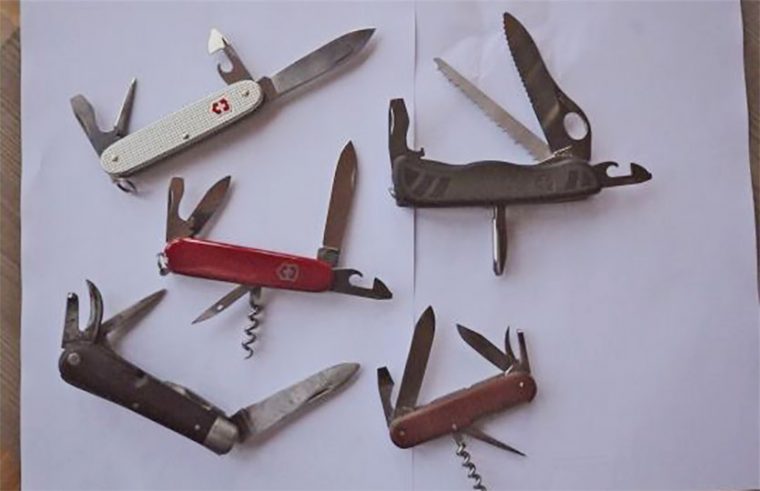 Вот так производят те самые швейцарские ножи. Все этапы
