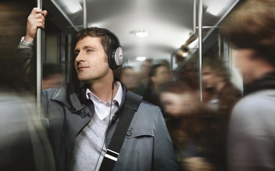 В России предложили ввести запрет на прослушивание музыки без наушников в транспорте