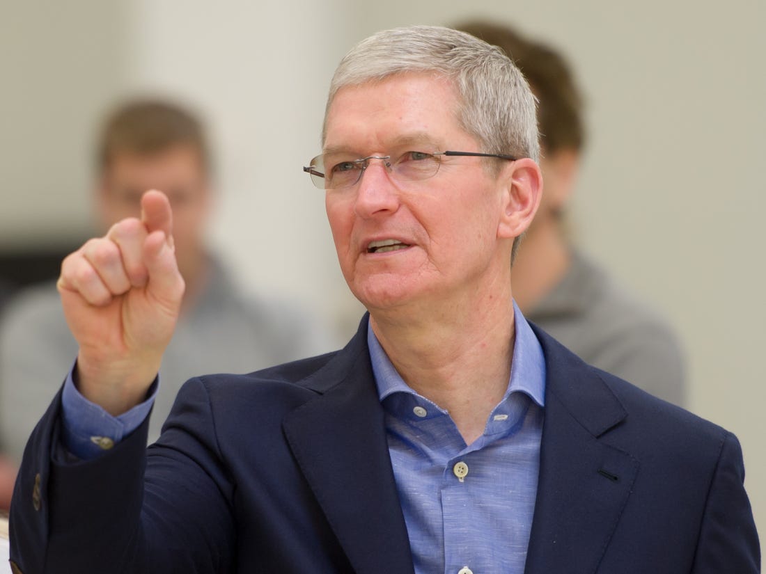 Тим Кук: Китай взял коронавирус под контроль, Apple открывает заводы