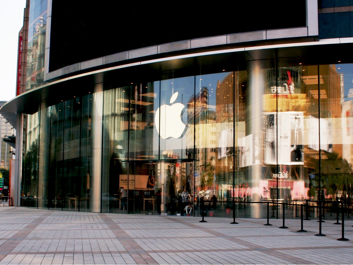 Все магазины Apple в Китае откроются сегодня