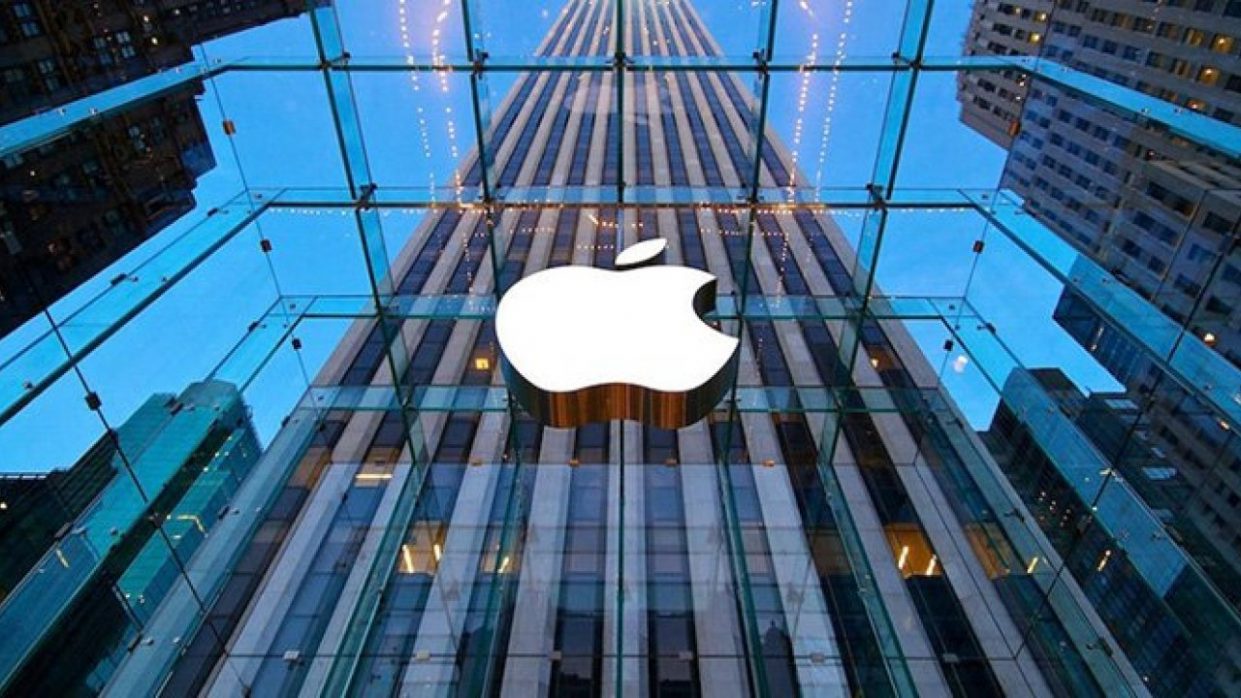 Apple разрешила сотрудникам семи стран не ходить в офис и работать из дома