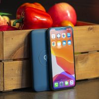 Аккумуляторы, док-станции и зарядки, которые идеально дарить на 8 марта