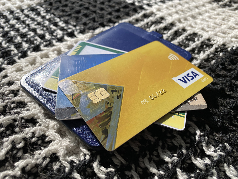 Что делать, если нашёл кошелёк с банковскими картами