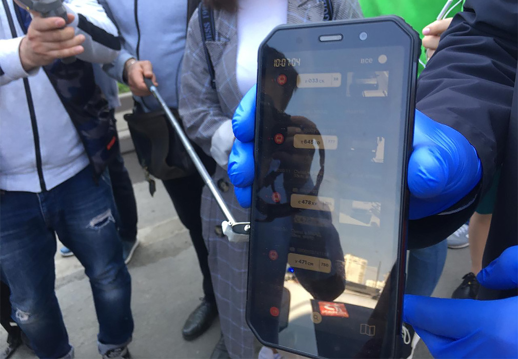 На планшетах сотрудников ГИБДД появилось приложение, определяющее авто без пропуска по дорожным камерам