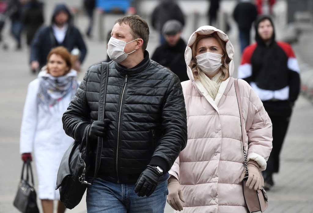 В Москве вводится режим обязательного ношения масок и перчаток в общественных местах