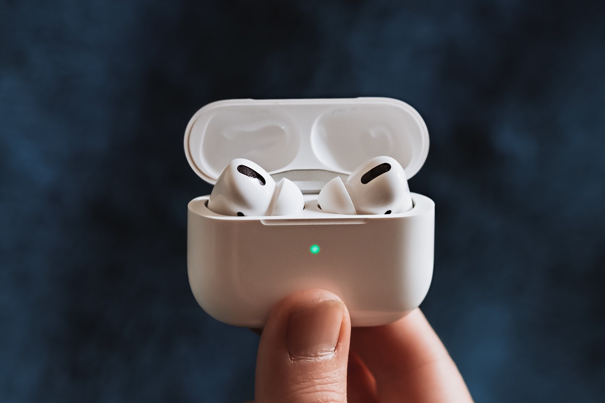 Apple выпустила советы для владельцев AirPods Pro с треском в наушниках