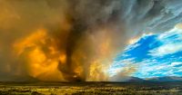 Огненный торнадо в Калифорнии: такого вы точно никогда не видели