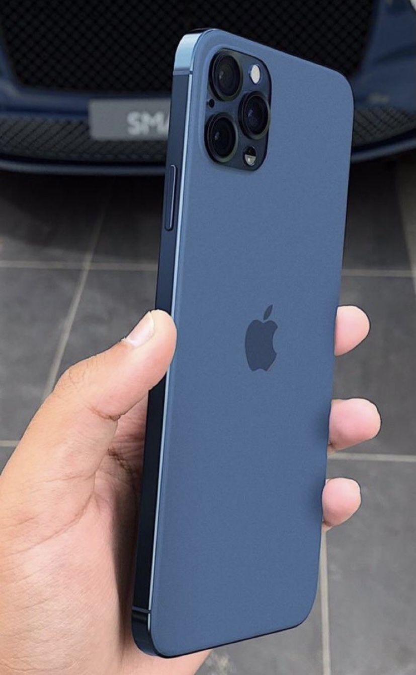 Возможно, это синий iPhone 12 Pro Max. Как вам?