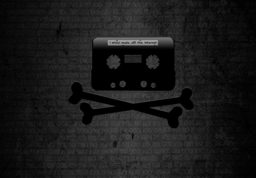 На Apple подали в суд за пиратскую музыку в приложениях российского App Store