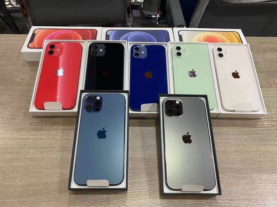 Появились первые реальные фото iPhone 12 и 12 Pro в новых цветах