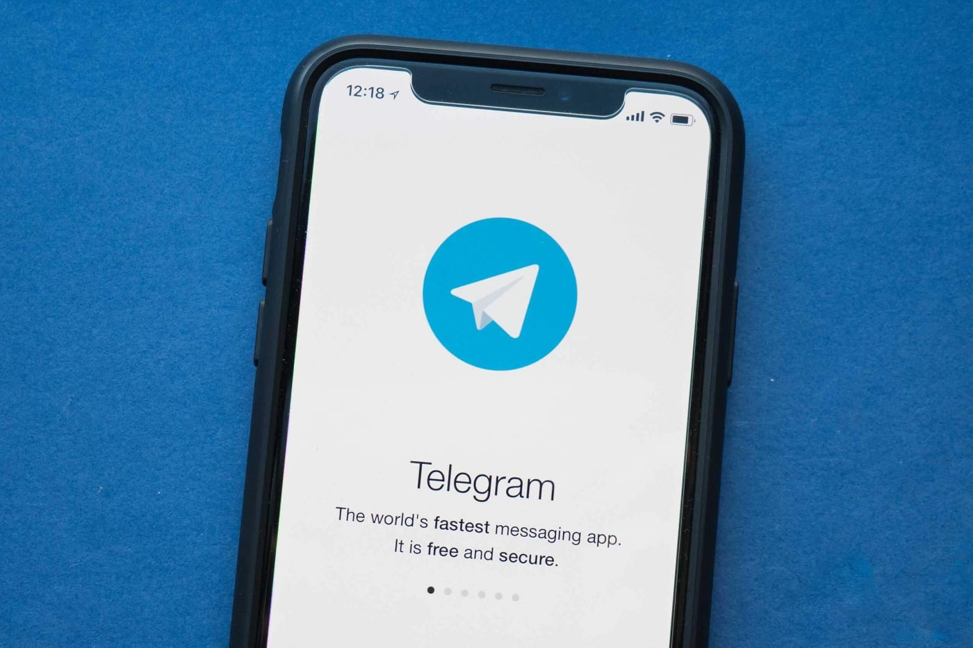 На Apple подали в суд с требованием удалить Telegram из App Store