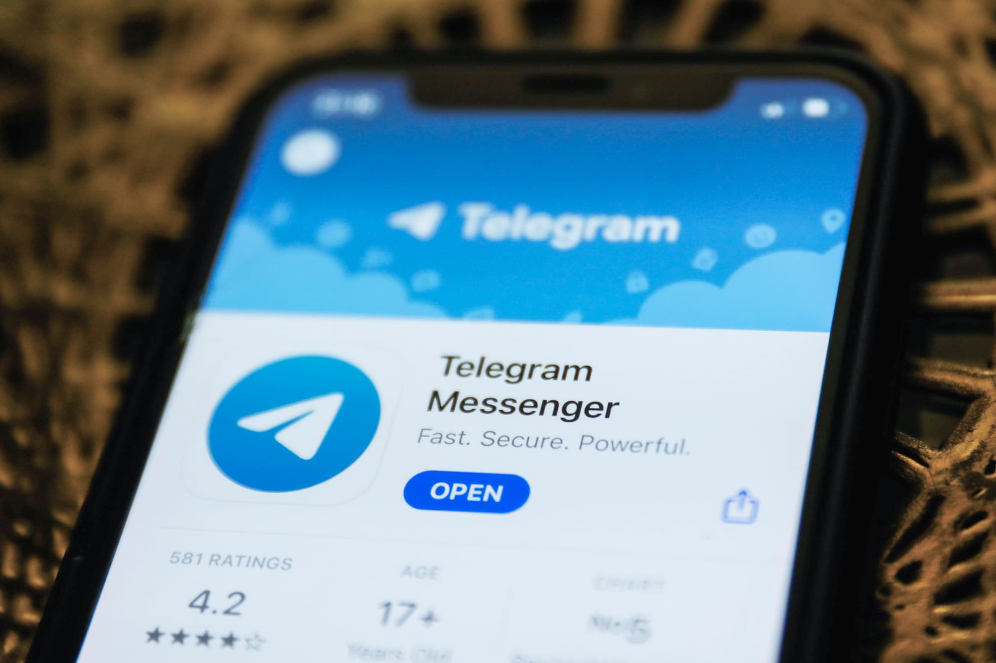 Павел Дуров объяснил, как будет выглядеть реклама в Telegram
