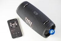 JBL Xtreme 3 сносит крыши звуком и басом. Повесил на плечо и зажёг район