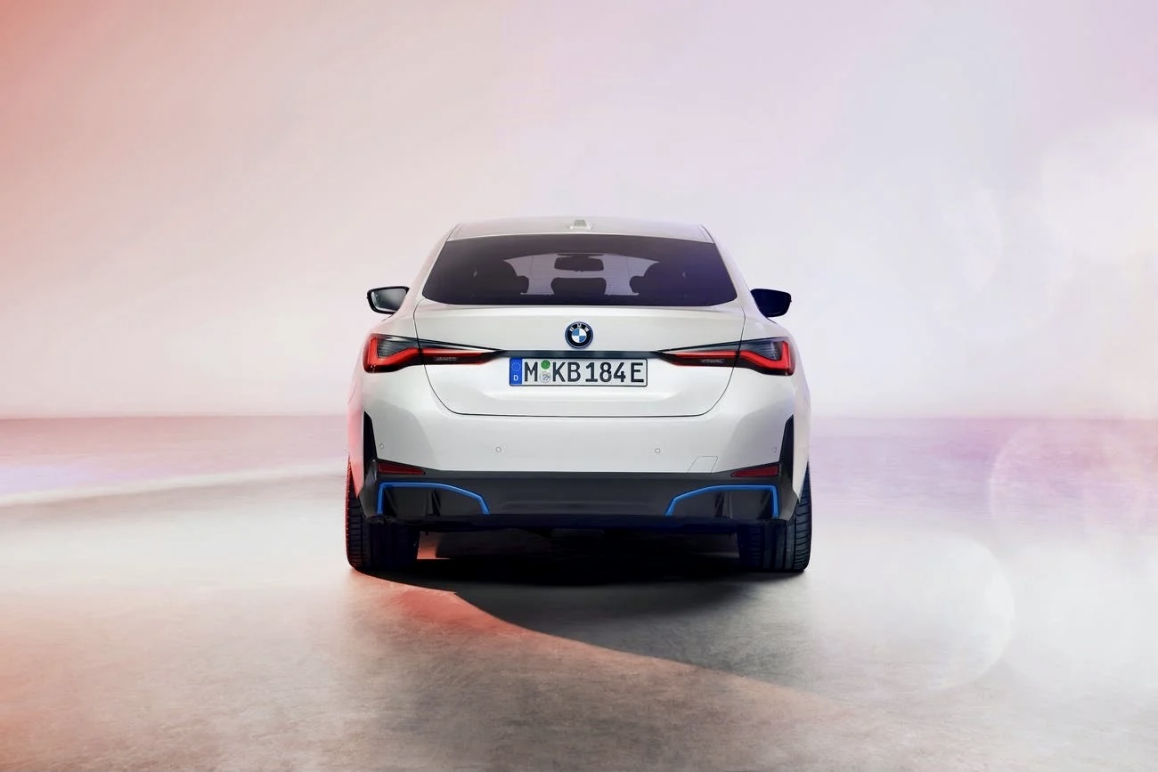 BMW показала мощный электрокар i4 EV. Что о нём уже известно