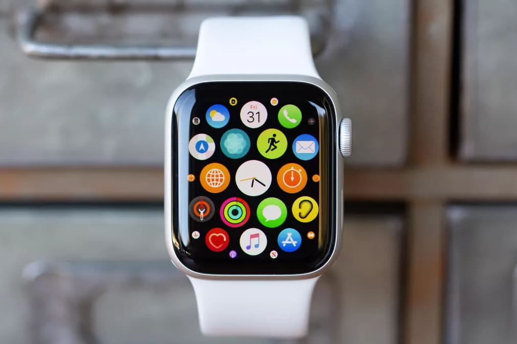 Bloomberg: Apple выпустит защищенную версию Apple Watch для экстремального спорта