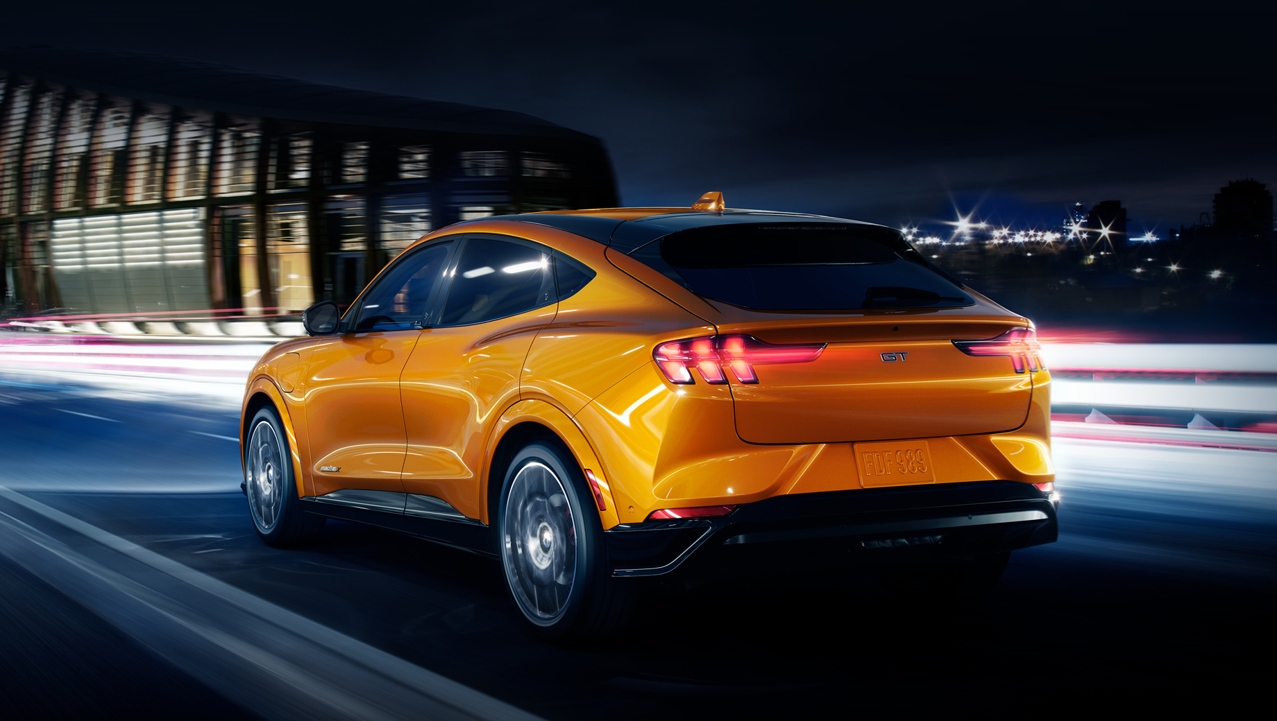 Ford назвала цену мощного электрического Mustang Mach-E GT