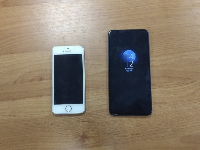 Я поменял большой Xiaomi на маленький iPhone SE. Жизнь больше не будет прежней