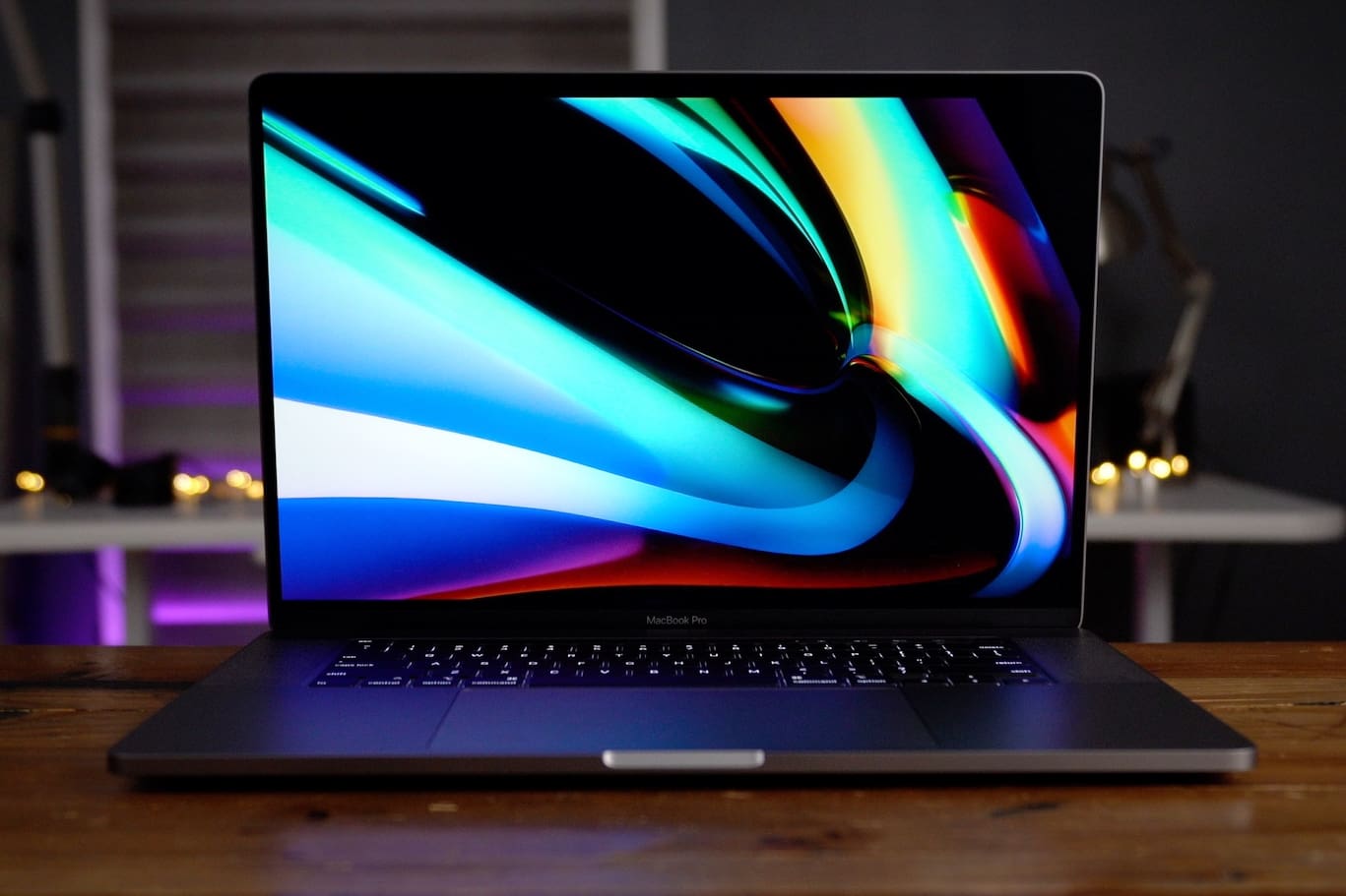Apple может отложить выход MacBook Pro с экраном mini-LED до 2022 года