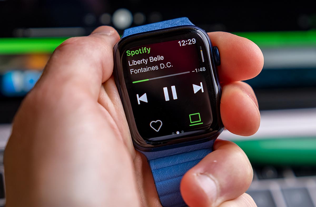 Как загрузить плейлисты и подкасты Spotify на Apple Watch для автономного прослушивания