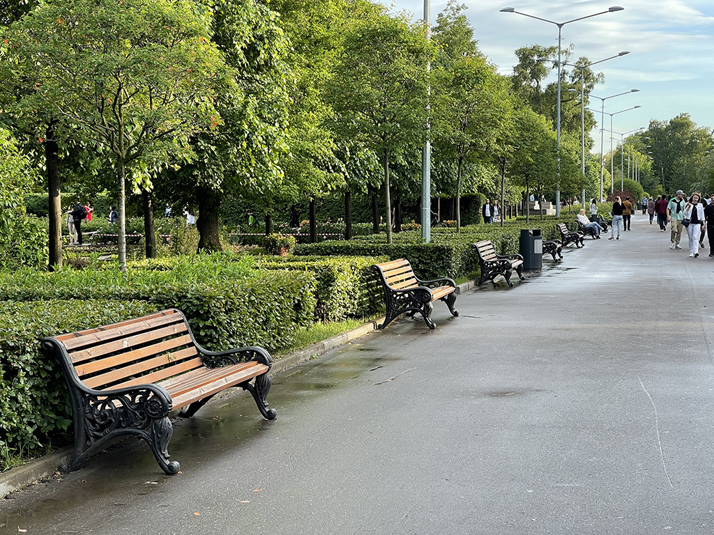 Метро октябрьская парки