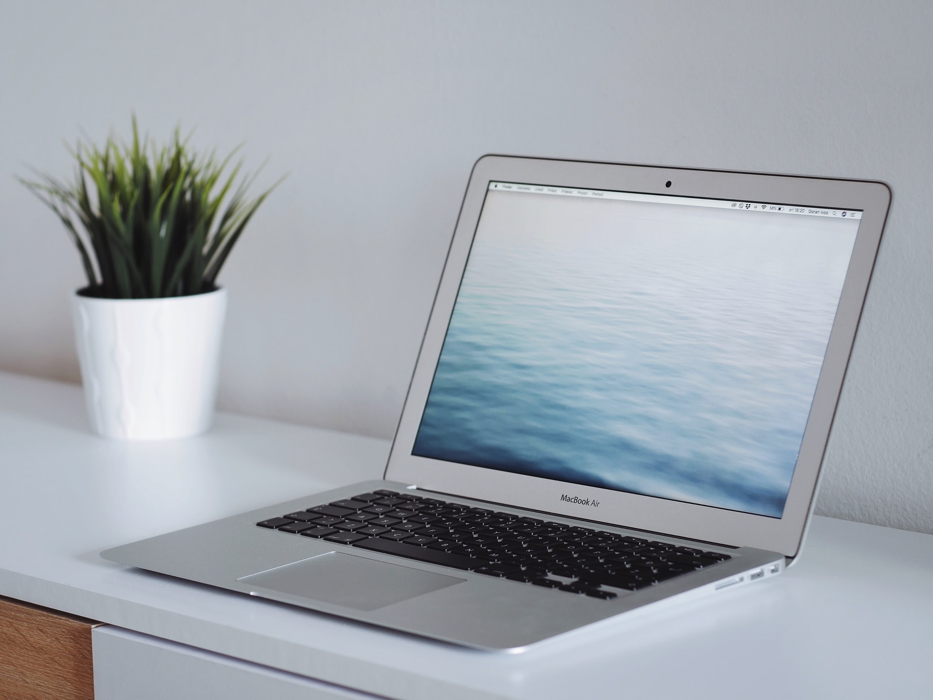 Apple планировала выпустить 15-дюймовый MacBook Air