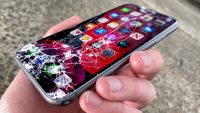 Как жить с разбитым экраном iPhone. 10 проблем, которые неизбежны
